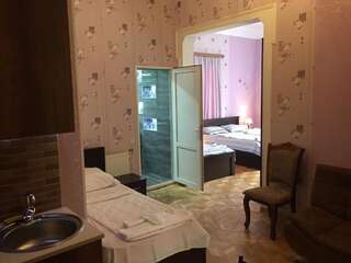 Отель Hotel Good Luck Кутаиси Апартаменты с балконом-12