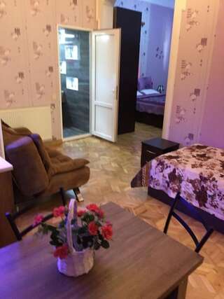 Отель Hotel Good Luck Кутаиси Апартаменты с балконом-20