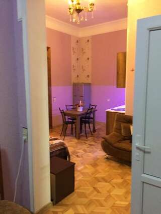 Отель Hotel Good Luck Кутаиси Апартаменты с балконом-23