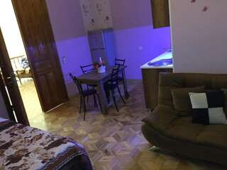 Отель Hotel Good Luck Кутаиси Апартаменты с балконом-24