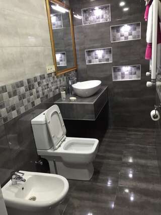 Отель Hotel Good Luck Кутаиси Апартаменты с балконом-30