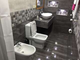 Отель Hotel Good Luck Кутаиси Апартаменты с балконом-31