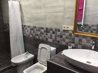 Отель Hotel Good Luck Кутаиси Апартаменты с балконом-33